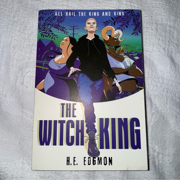 Book The Witch King by H.E. Edgmon - Picture 1 of 6